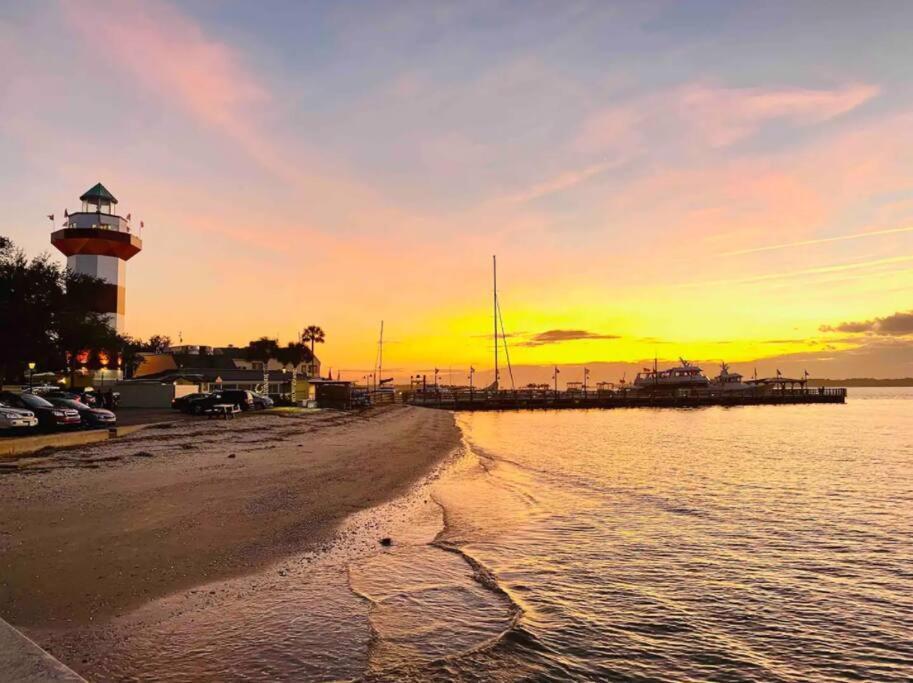 In The Heart Of Harbour Town 2Br 2Ba Pool Access Close To Beach هيلتون رئيس جزيرة المظهر الخارجي الصورة
